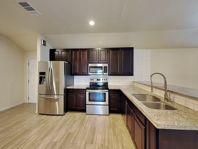 Building Photo - 3914 Sonora Ave