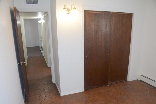 Foto del edificio - 604 Arno St NE