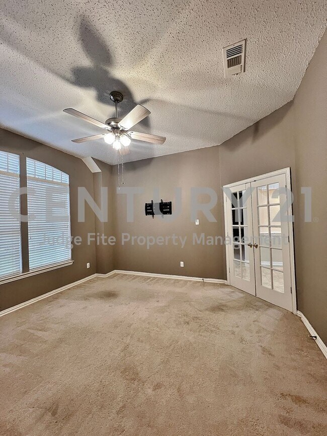 Foto del edificio - Charming 3/2/2 in Grand Prairie For Rent