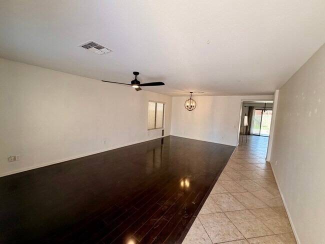 Foto del edificio - 43214 W Magnolia Rd