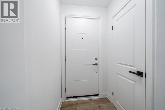 Building Photo - 14 Woodbine Ave