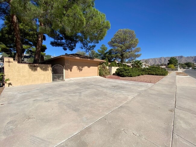 Building Photo - 783 De Leon Dr