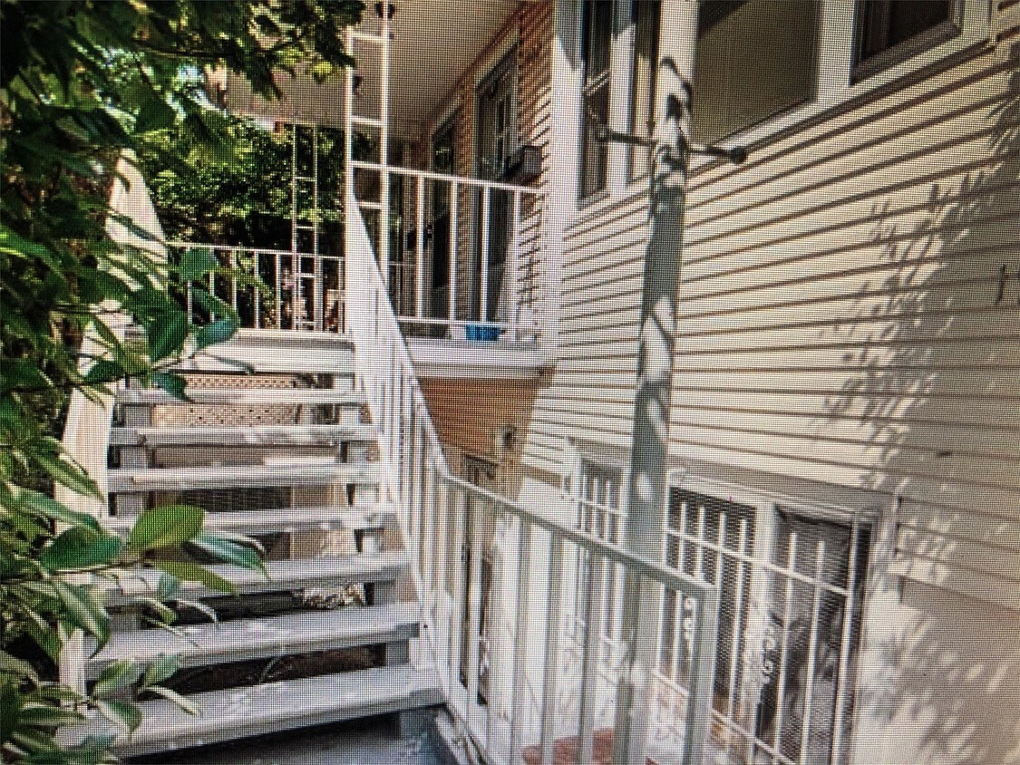 Foto principal - 1904 NE 38th Ave