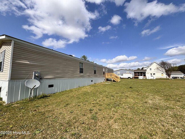Building Photo - 135 Heart Pine Ln