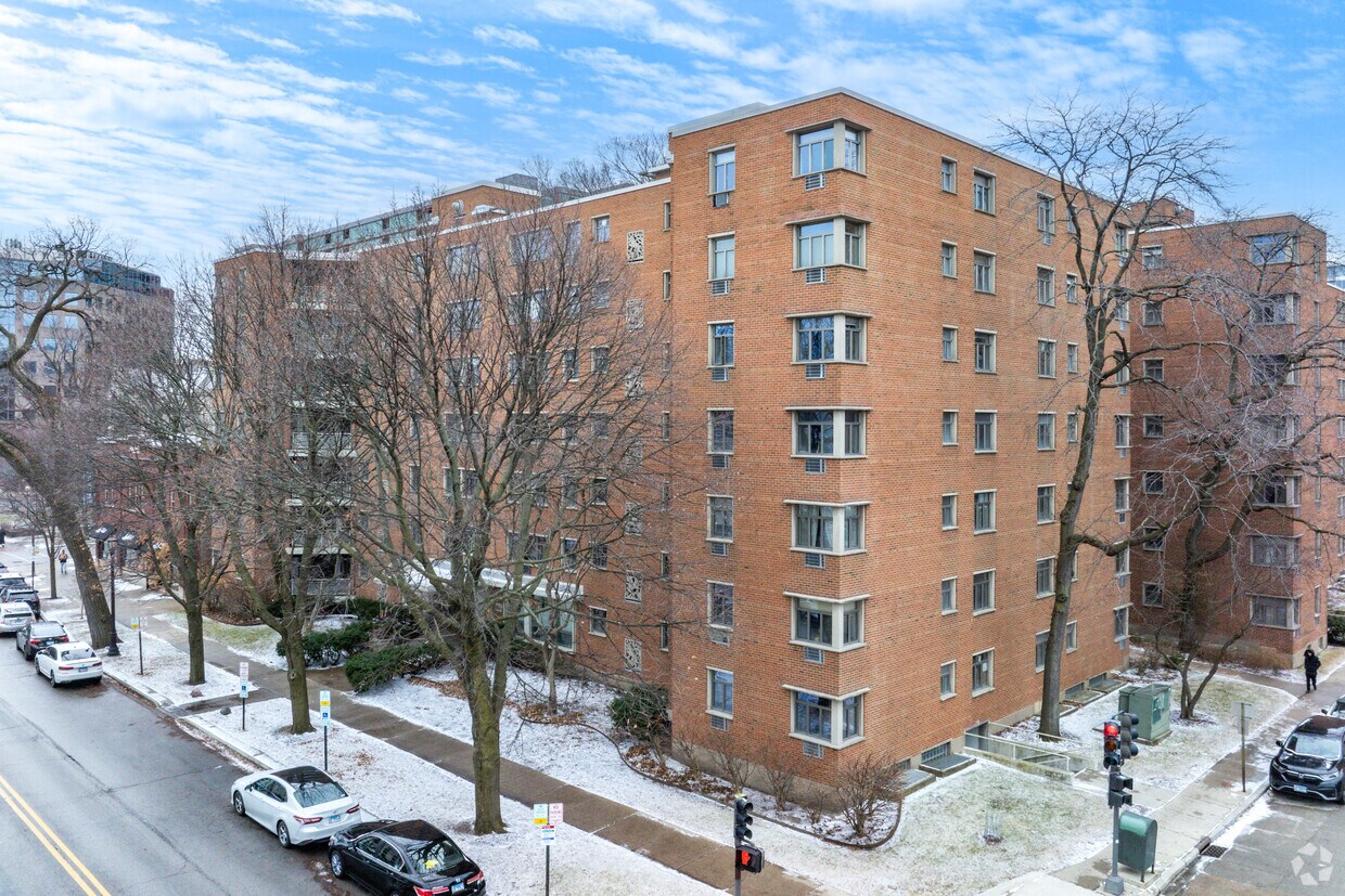 Primario - Sherman Garden Apartments