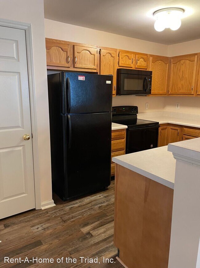 Foto del edificio - 2 br, 2 bath House - 5010-D Lawndale Drive