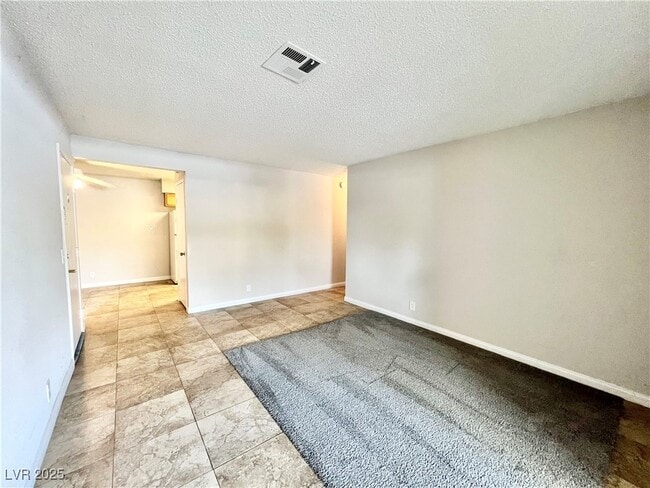 Building Photo - 3151 N Soaring Gulls Dr