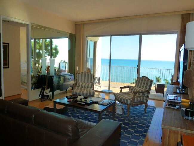 Foto del edificio - 18111 Coastline Dr