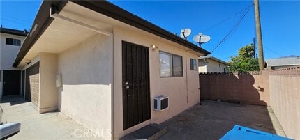 Building Photo - 509 W San Marino Ave