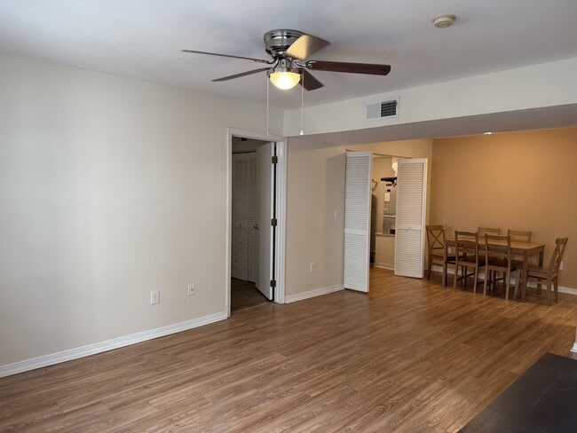 Foto del edificio - 2360 SW Archer Rd