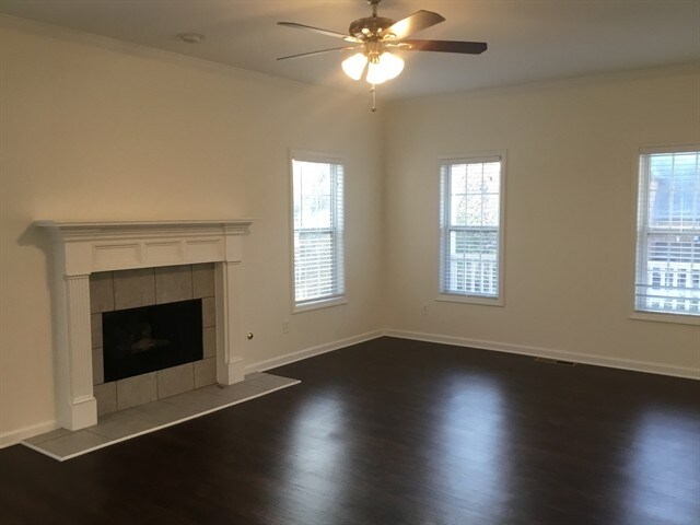 Foto del edificio - 2485 Chandler Grove Drive