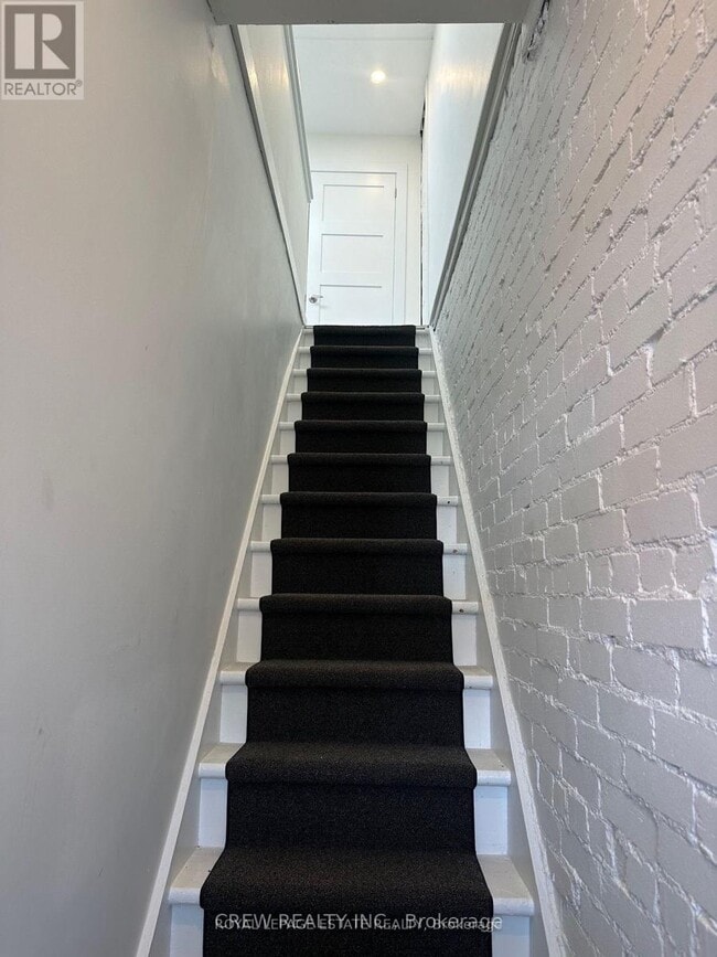 Building Photo - 1007 Kingston Rd