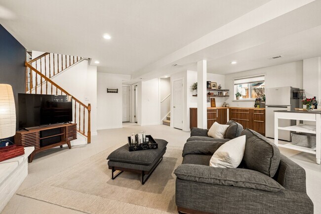 Foto del edificio - 6123 S Madison Dr