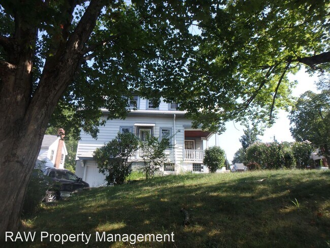 Foto del edificio - 4 br, 2.5 bath House - 2905 Costello Ave.