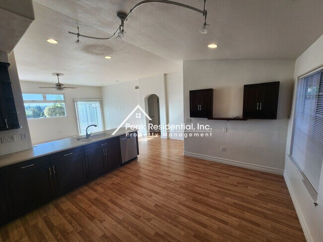 Building Photo - Spacious 4bd/3ba Rocklin Home with 2 Car G...