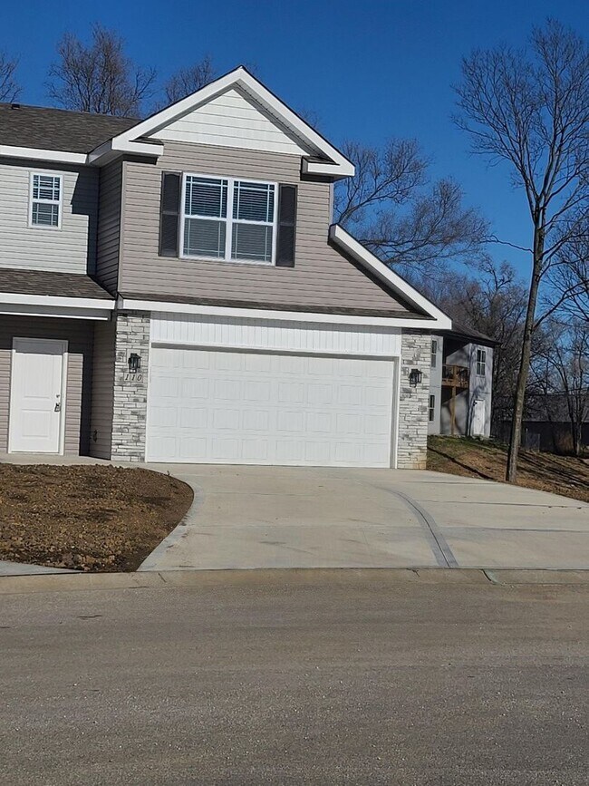Foto del edificio - 3 Bedroom, 2.5 Bath Duplex