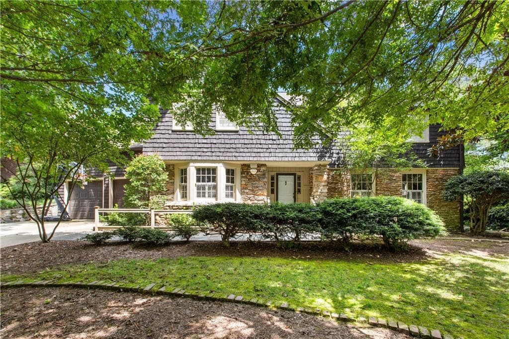 Primary Photo - 2721 N Hills Dr NE