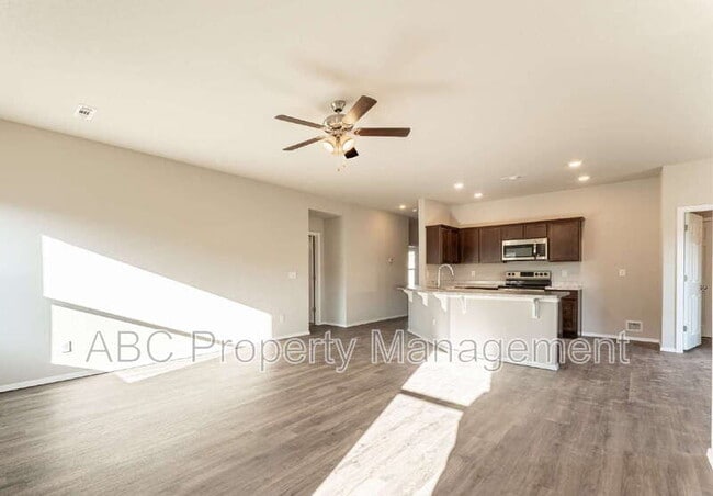 Foto del edificio - 4405 SW Sackett Ave