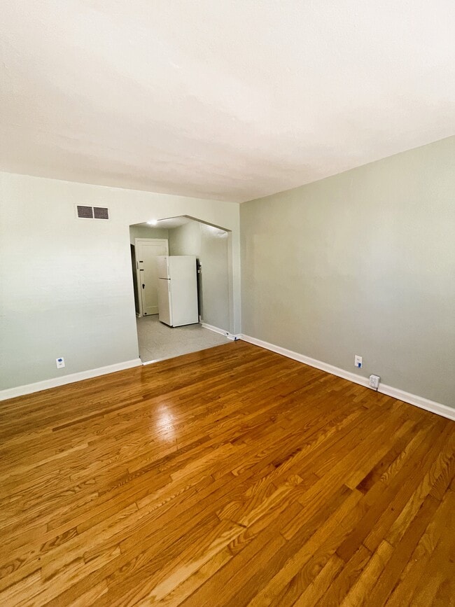 Building Photo - 4938 Fyler Ave