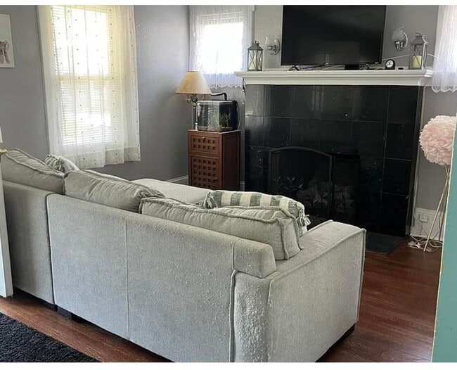 Building Photo - 2206 Sunset Ave