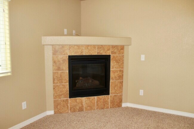 Building Photo - 13126 Canyons Edge Dr