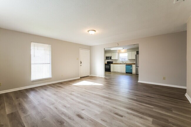 Foto del edificio - 5606 Drakestone Blvd
