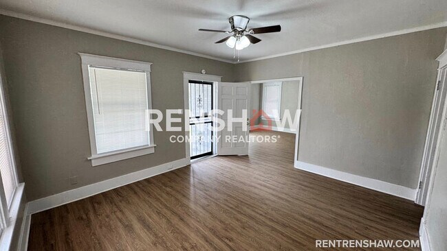 Building Photo - 919 N Willett St