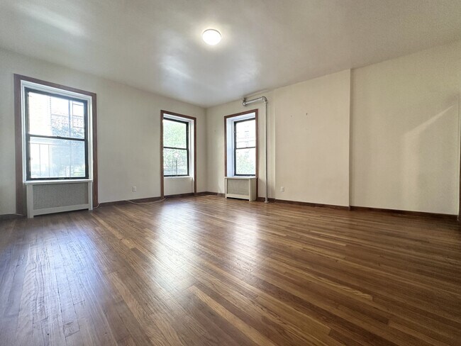 Foto del edificio - 240 W 104th St