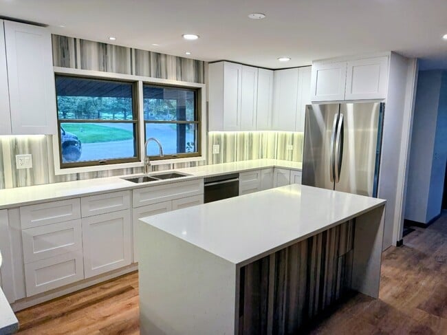 Foto del edificio - 27996 W Roberts Rd