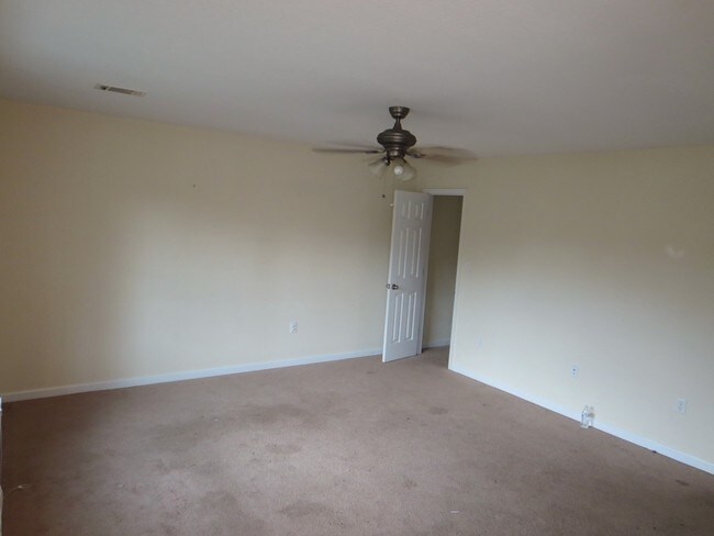 Building Photo - 1712 Almond Tree Pl