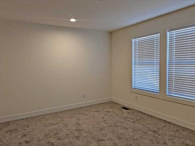 Foto del edificio - 6656 Pentz Rd