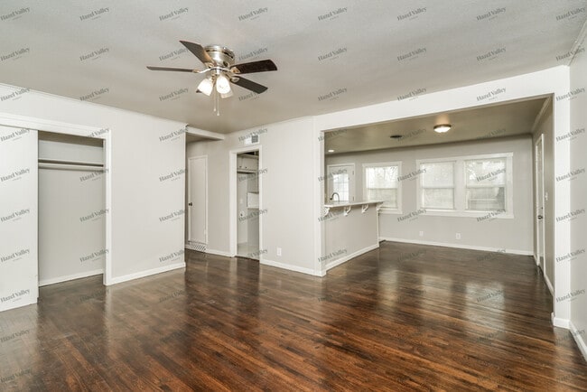 Foto del edificio - 7926 E 27th Ct