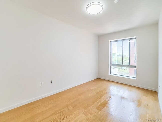 Foto del edificio - 42-29 Parsons Blvd