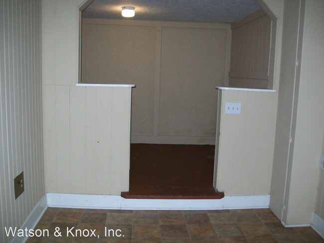 Building Photo - 2 br, 1 bath House - 536 White Oak Road