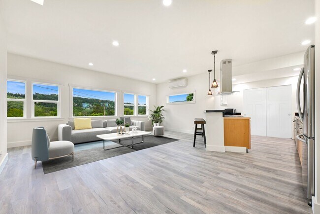 Building Photo - Welcome to your dream home in HappyValley/...