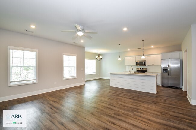 Building Photo - 21 Greyfield Dr