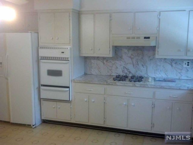 Primary Photo - 366 Wilson Ave