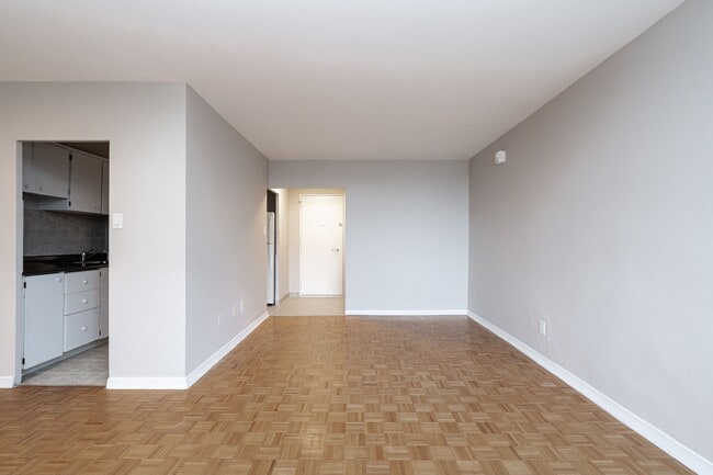 Building Photo - 457 Marlee Ave