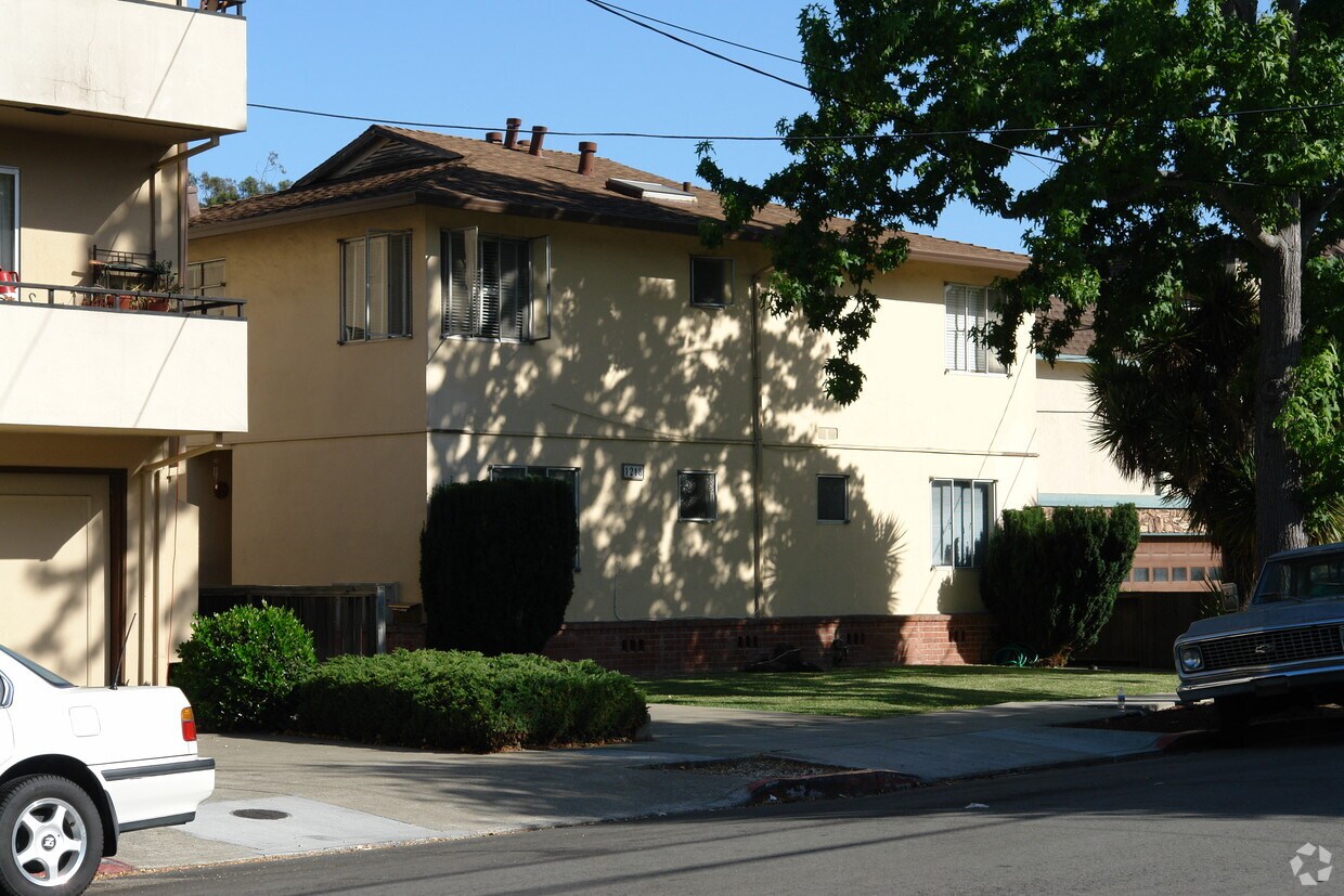Primary Photo - 1218 Floribunda Ave