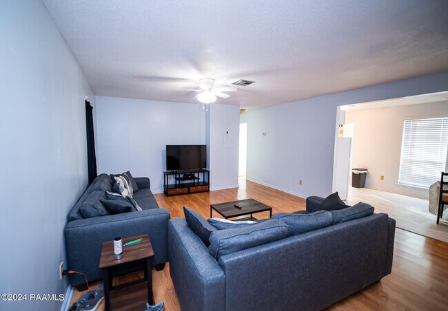 Building Photo - 311 Rue Louis XIV