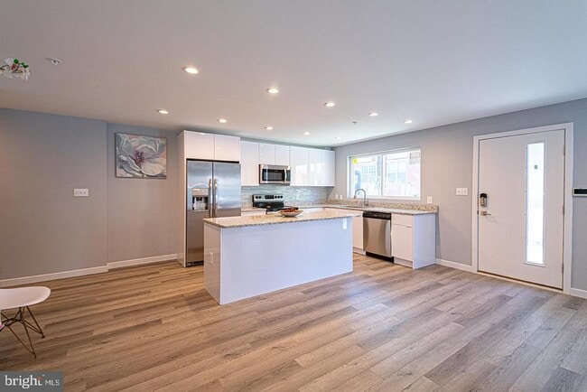 Building Photo - 808 W Norris St