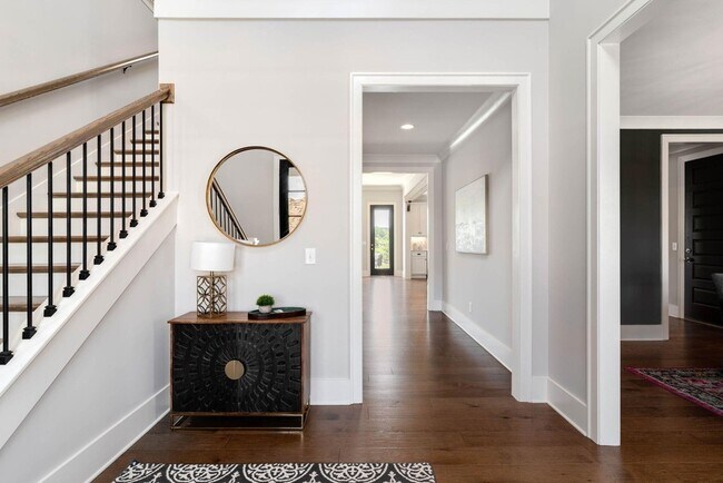 Foto del edificio - 6556 Windmill Dr