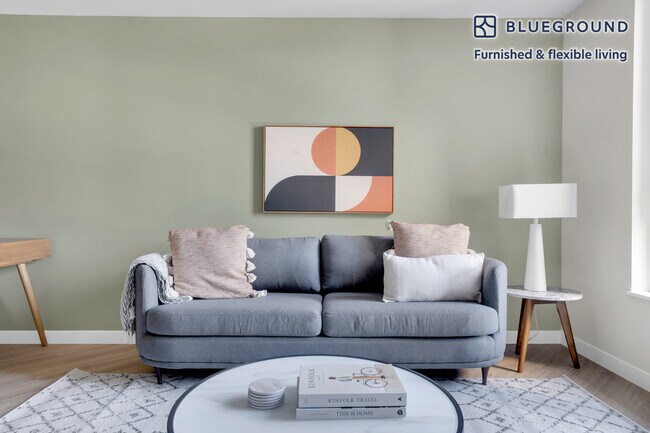 Foto del edificio - 490 McKinley Ave