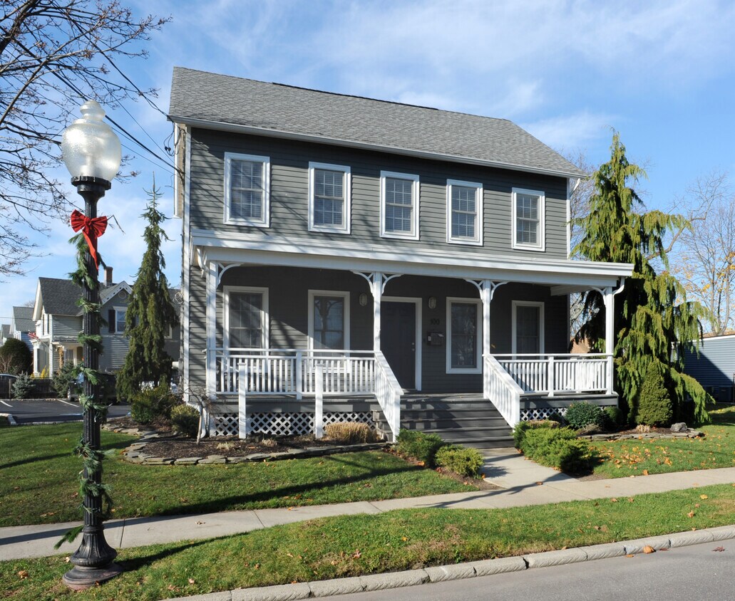 100 Fire Island Ave Unit 2nd floor, Babylon, NY 11702 Apartments in