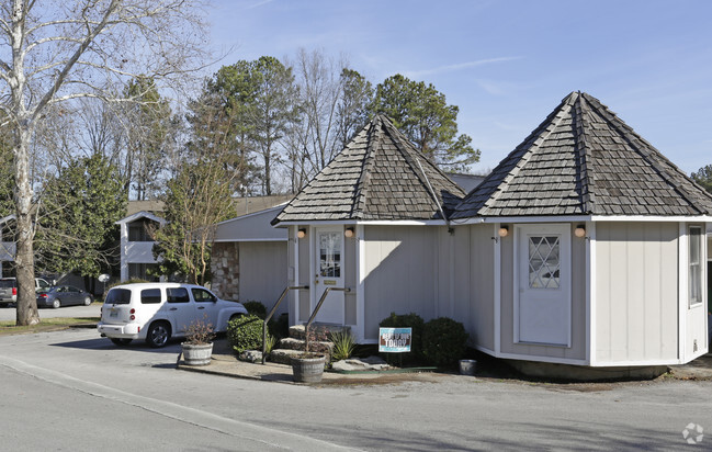 Foto del edificio - Rustic Village Apartments