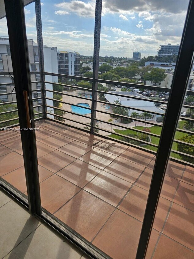 Foto principal - 20500 W Country Club Dr
