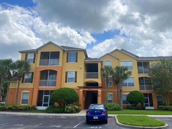 Building Photo - Spacious 3/2 Condo with Pond View!