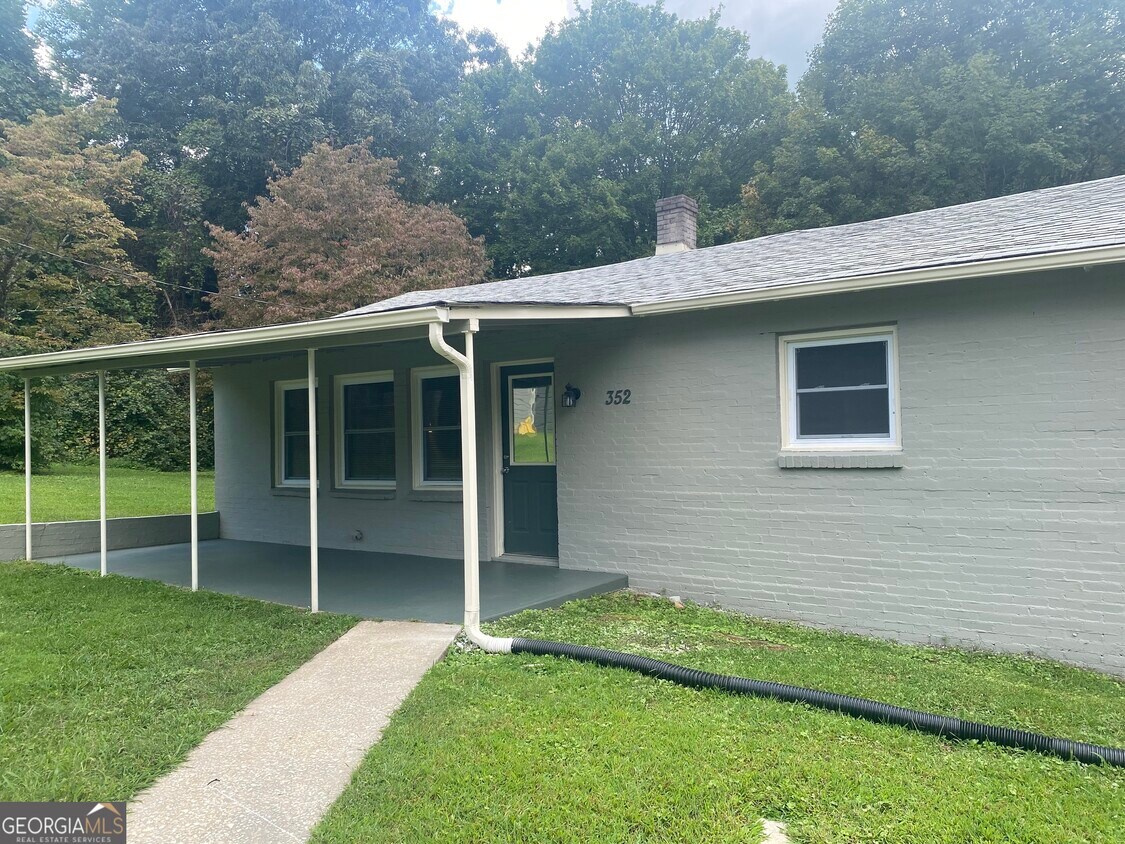 Primary Photo - 352 N Station St