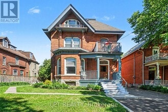 Building Photo - 475 MacLaren St