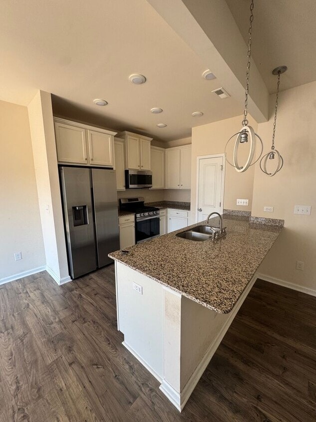 Building Photo - Beautiful 3-Bedroom 2-Baths Home with Gara...